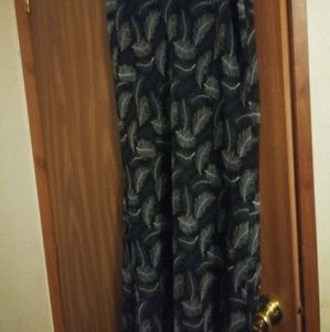 A feathet maxi skirt